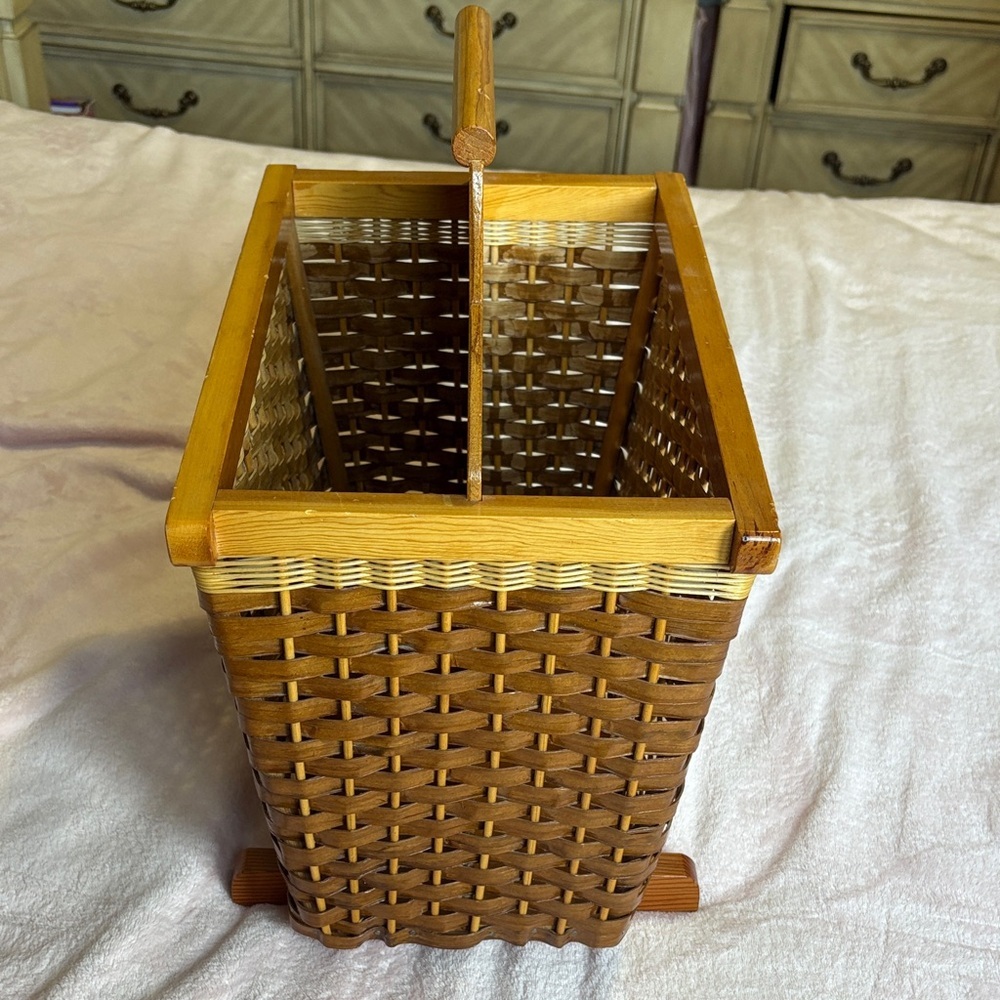 Vintage Magazine Rack - Picture 2 of 5